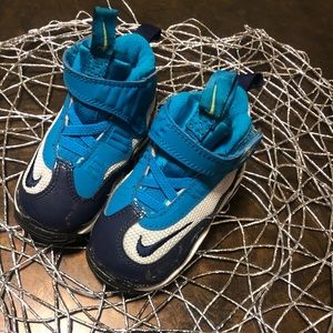 Toddler Nike’s Size 6c